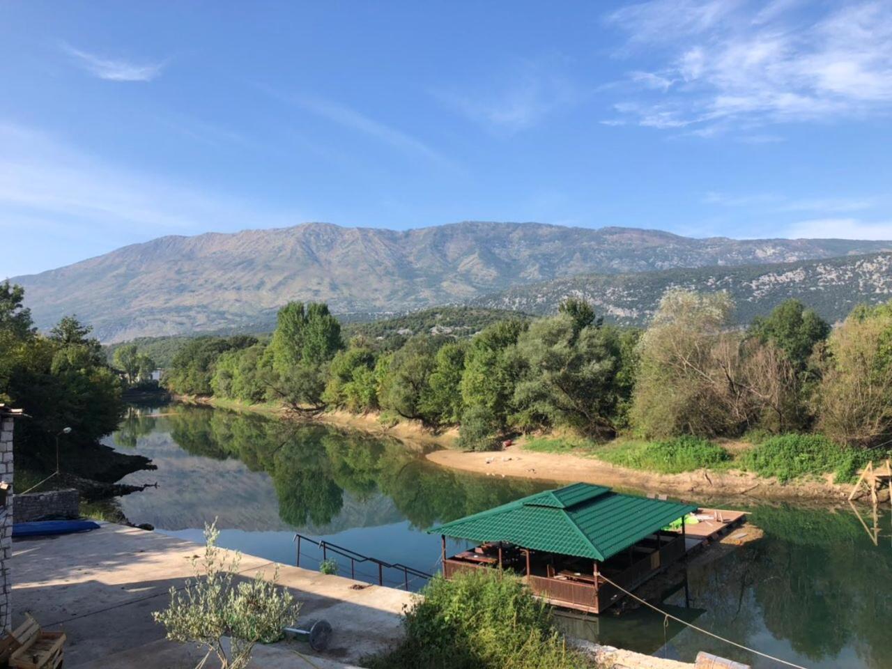 Splav Slap - Bungalovi Danilovgrad Exteriör bild